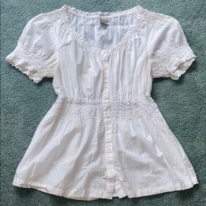 Super cute button up business shirt